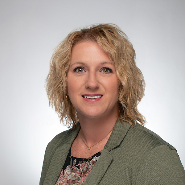 Amanda Doneski Headshot