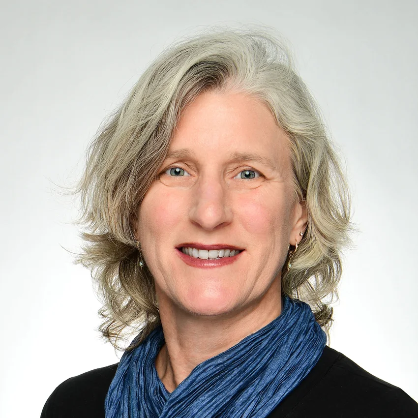 Erica Rhoads Headshot