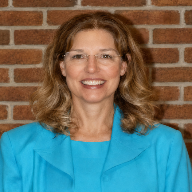 Anne Decker Headshot