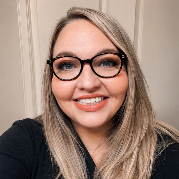 Lori Hamilton Headshot